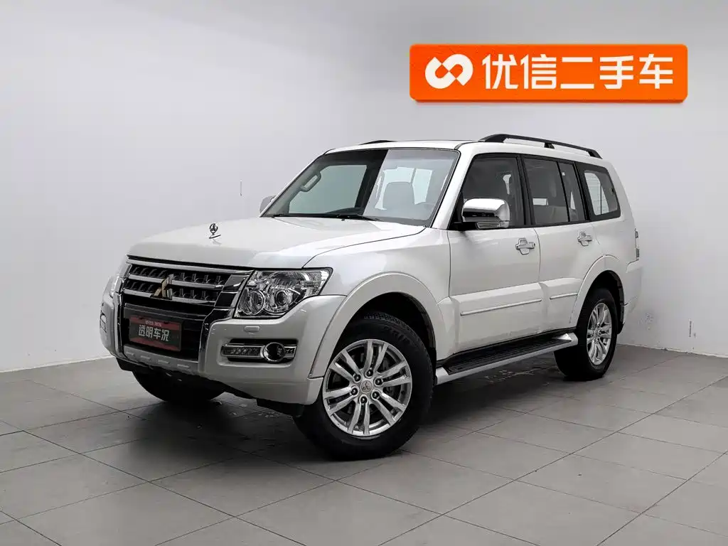Mitsubishi Pajero (Import)