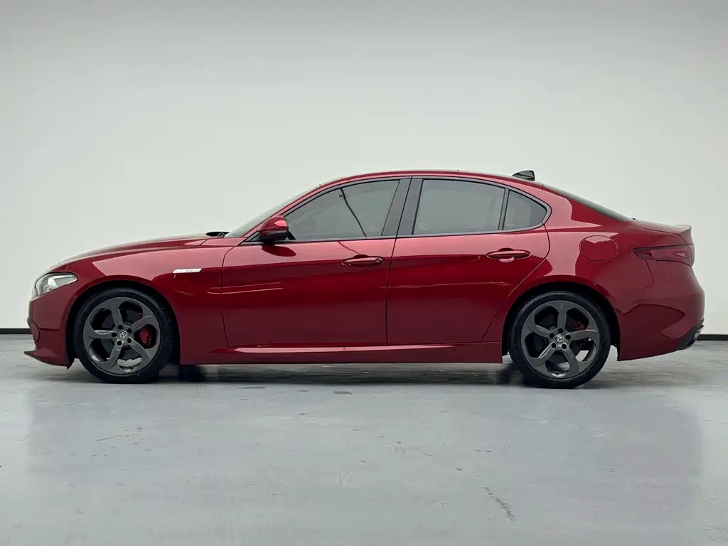 Alfa Romeo Giulia — миниатюра 7
