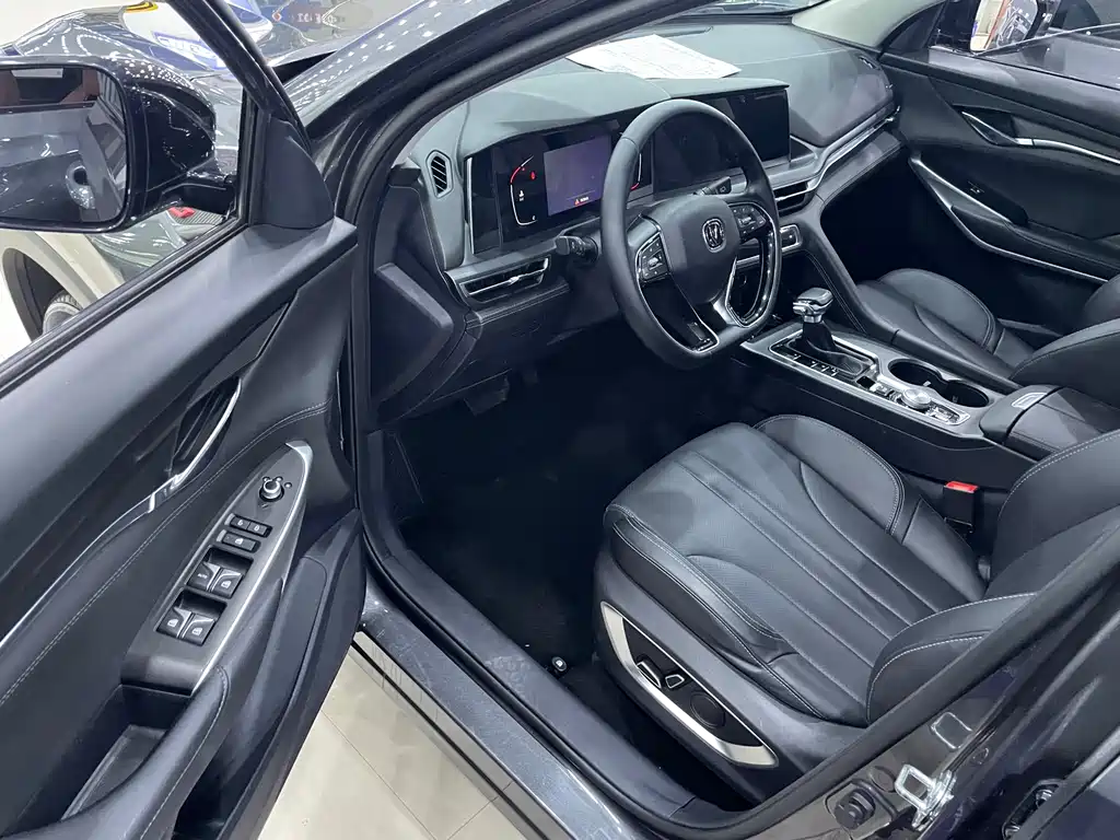 CHANGAN  CS75 PLUS