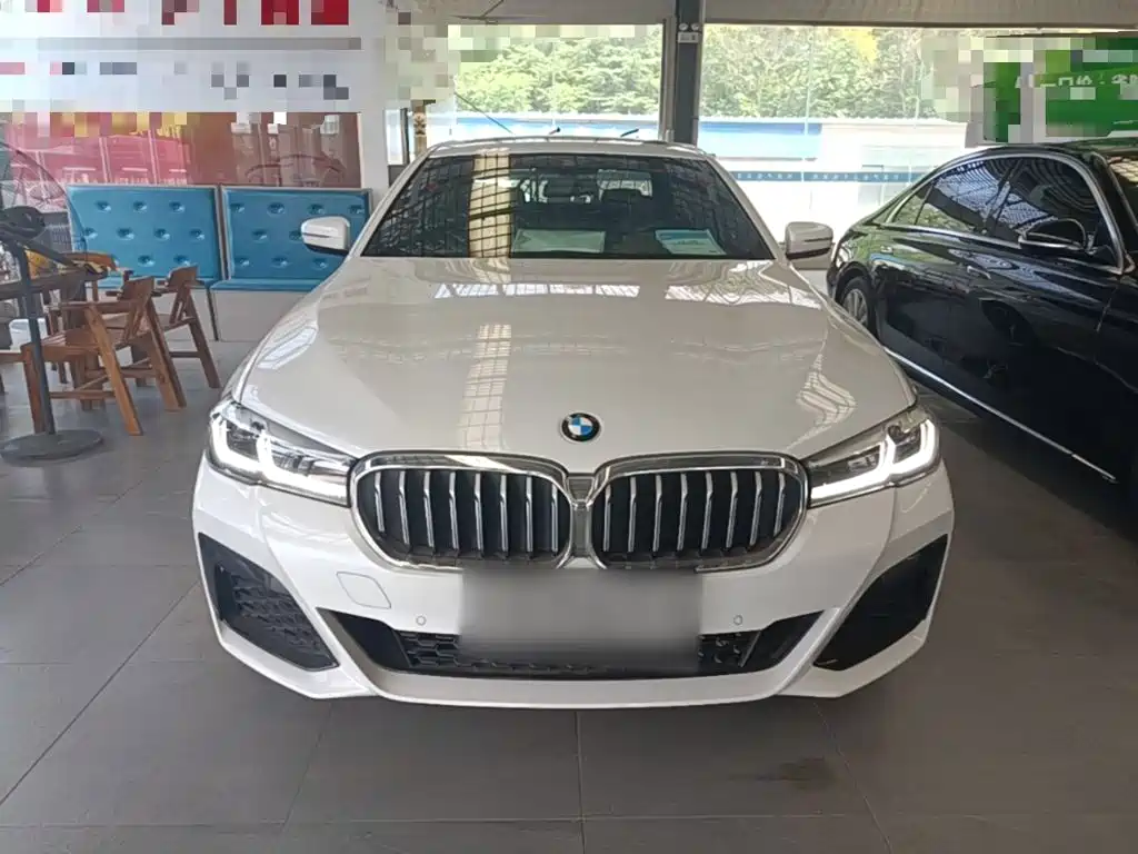 BMW 5 Series — миниатюра 3