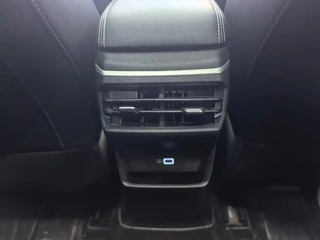 Geely Emgrand — миниатюра 15