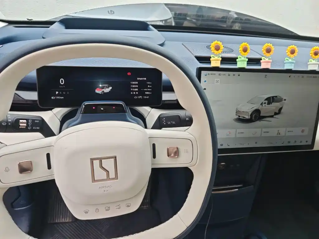 Zeekr X 2025 мест