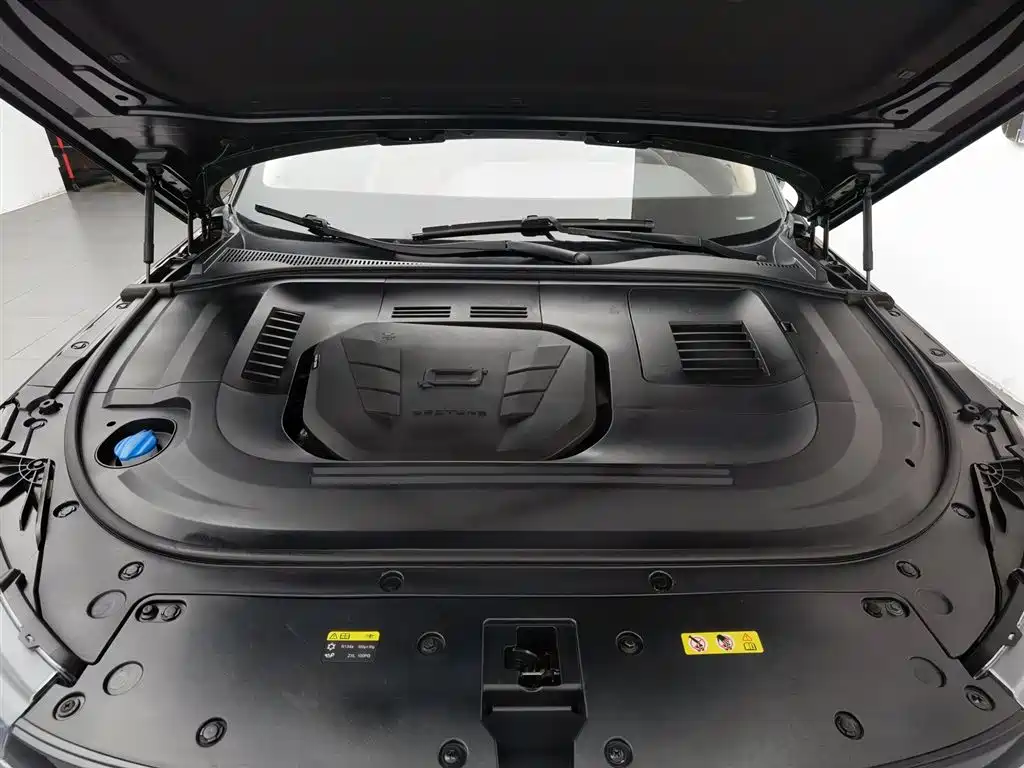 Bestune T99 2023 2.0T AT Premium (6AT)
