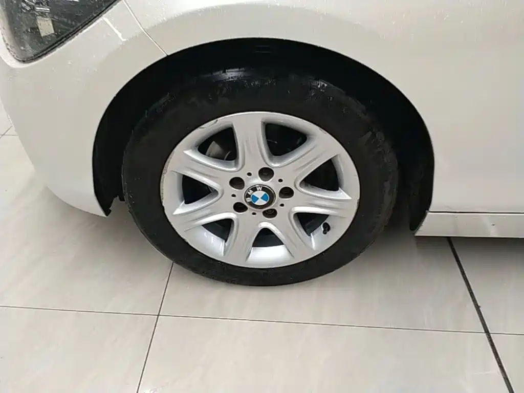 BMW 1 Series (Import) — миниатюра 23