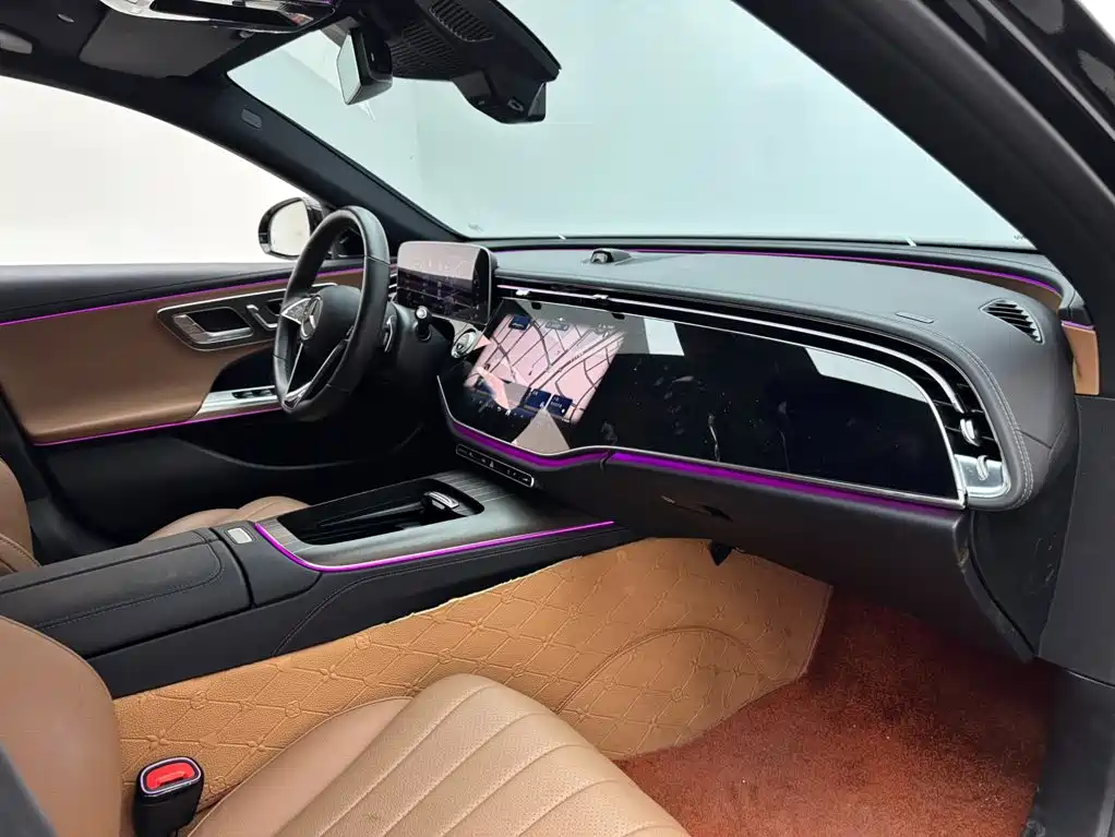 Mercedes-Benz E-Class — миниатюра 11