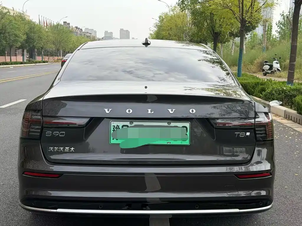 Volvo S90 PHEV — миниатюра 21