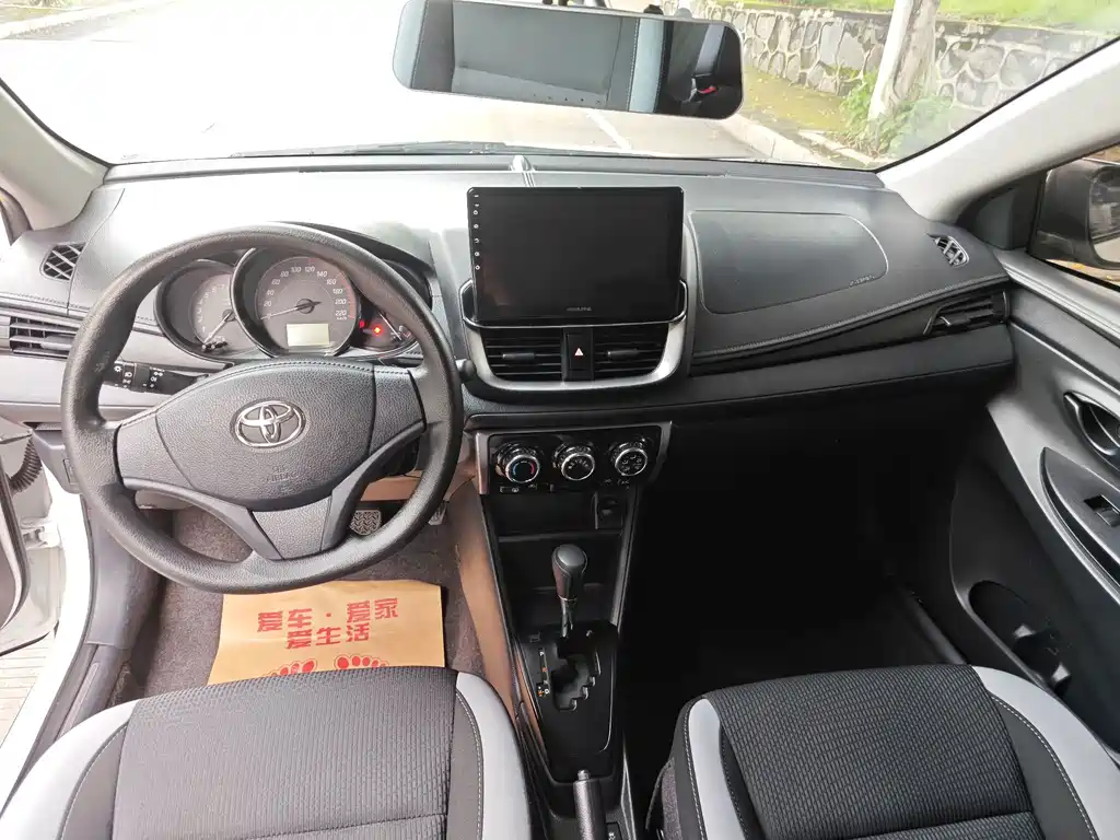Toyota Yaris L — миниатюра 6