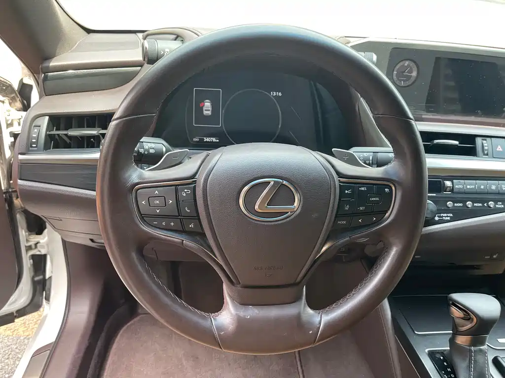 Lexus ES 2020 300h