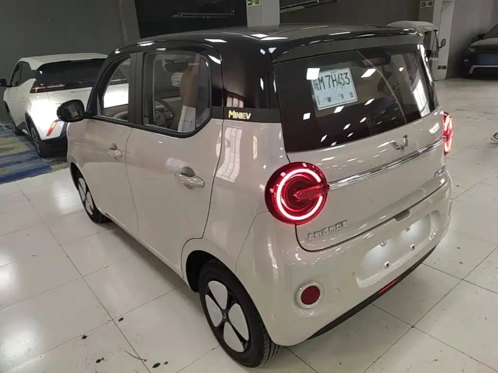 Wuling MINIEV — миниатюра 5