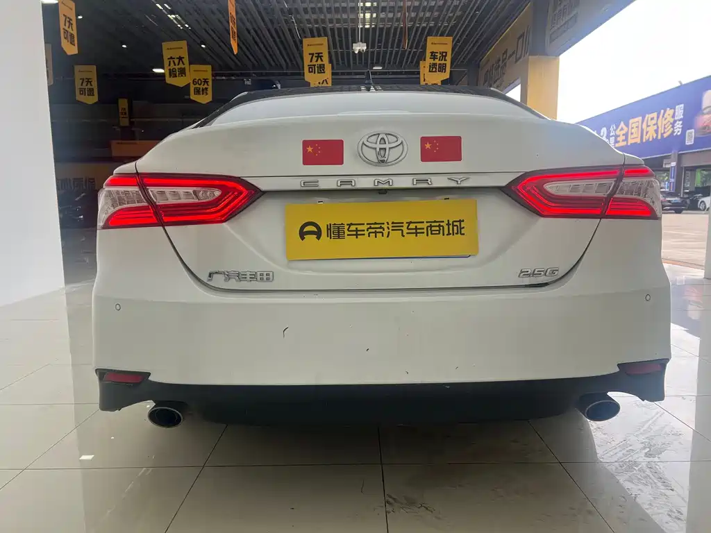Toyota Camry — миниатюра 12