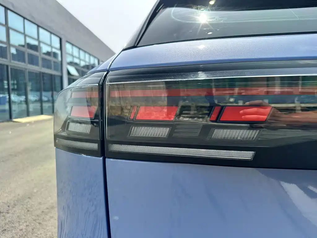 Volkswagen Tiguan L — миниатюра 19