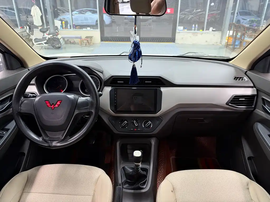 Wuling Hongguang — миниатюра 5