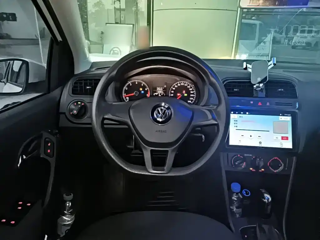 Volkswagen Polo — миниатюра 11