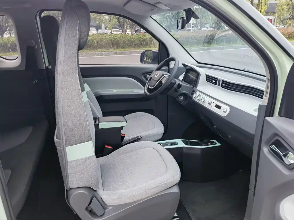 Wuling MINIEV — миниатюра 10