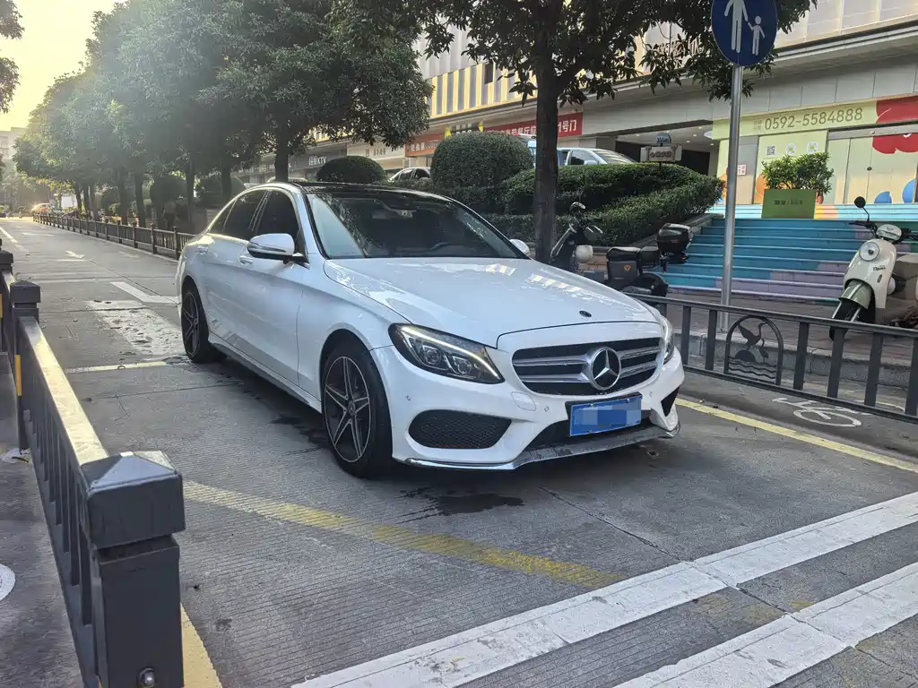 Mercedes-Benz C-Class — миниатюра 3