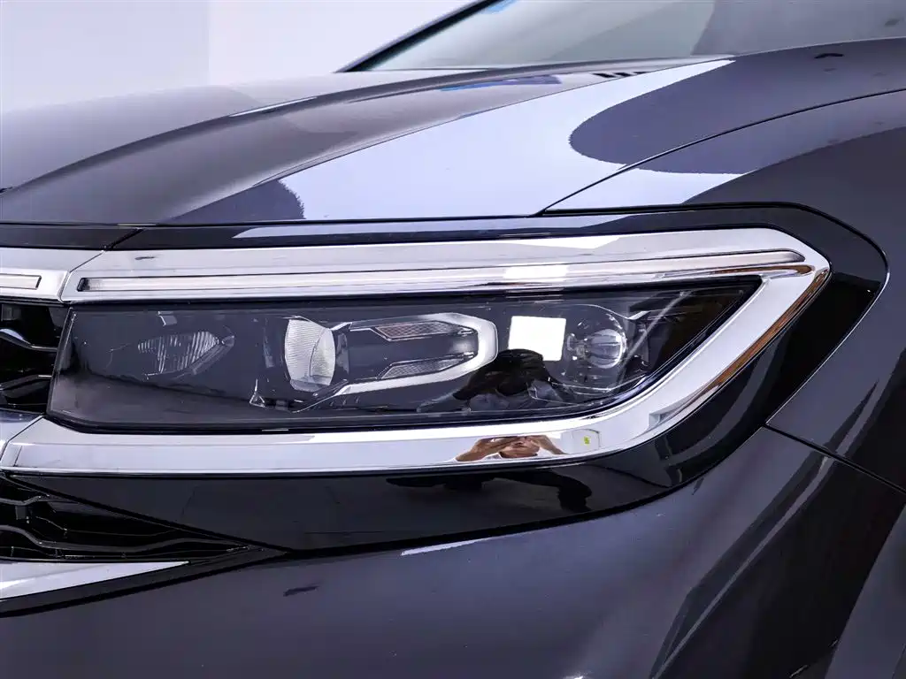 Volkswagen Viloran 2022 380TSI Luxury Pro 6 мест