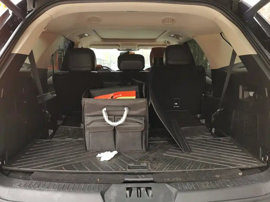 Ford Explorer — миниатюра 4