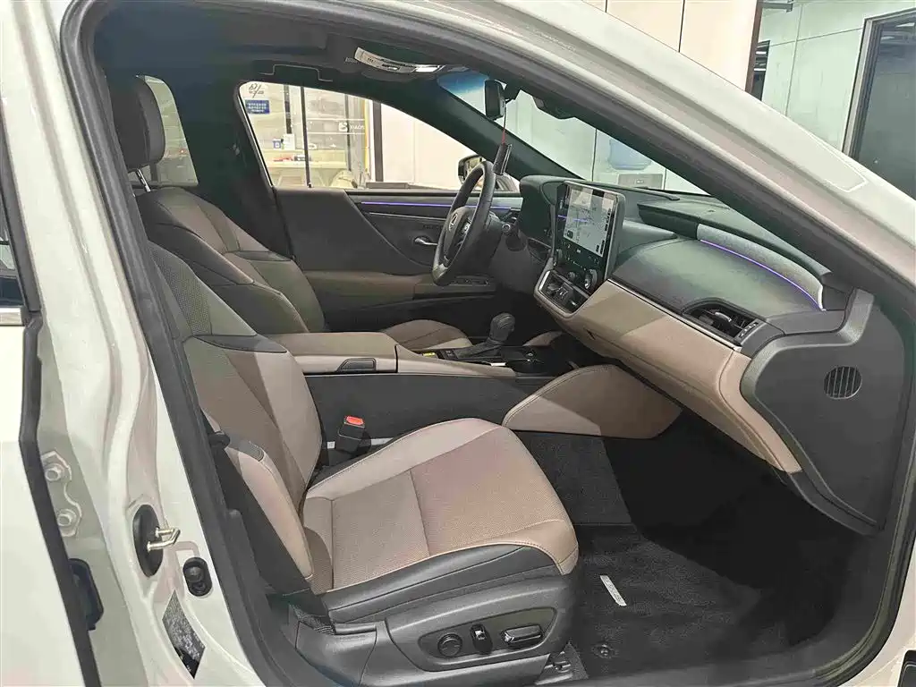 Lexus ES — миниатюра 18