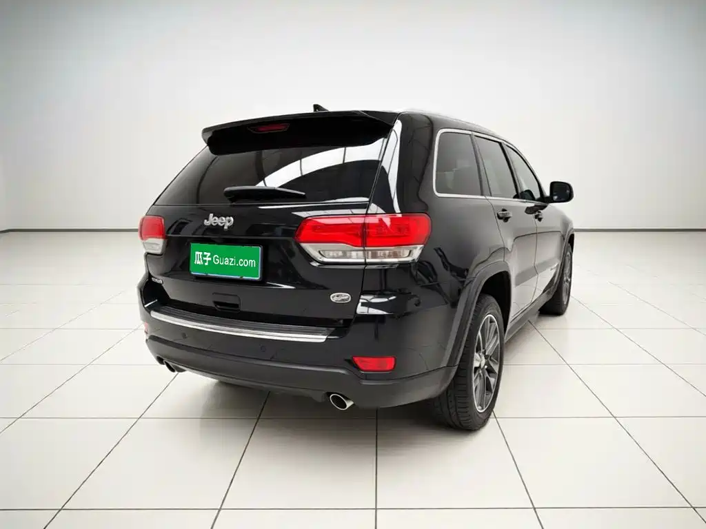 Jeep Grand Cherokee (Import) — миниатюра 6
