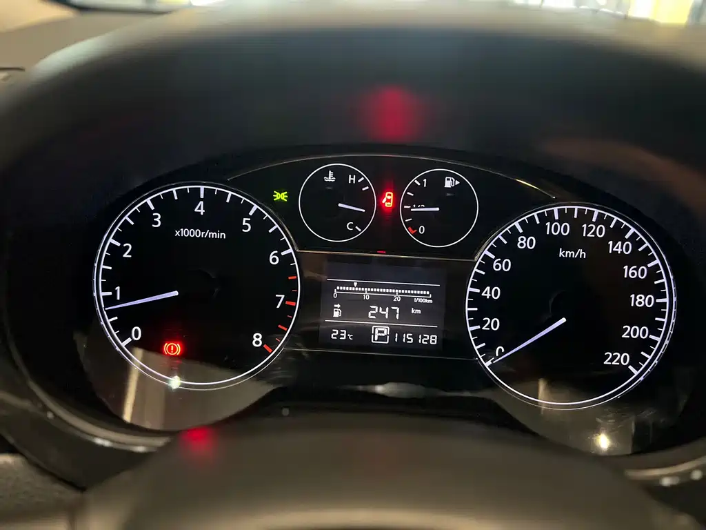 Nissan Tiida — миниатюра 12