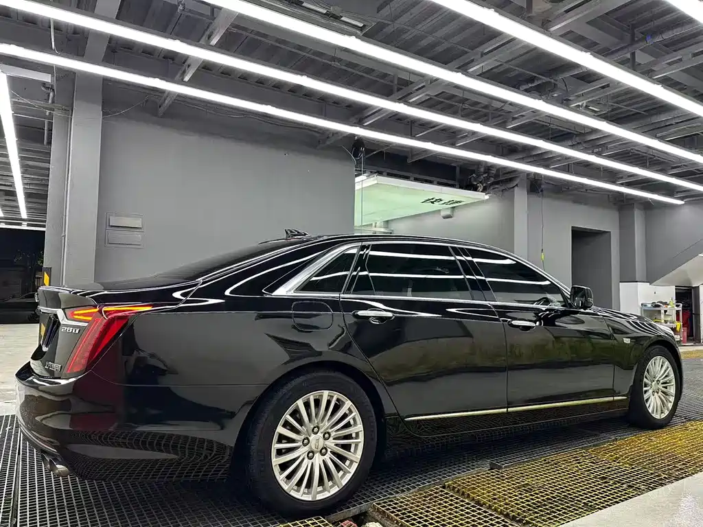 CADILLAC CT6