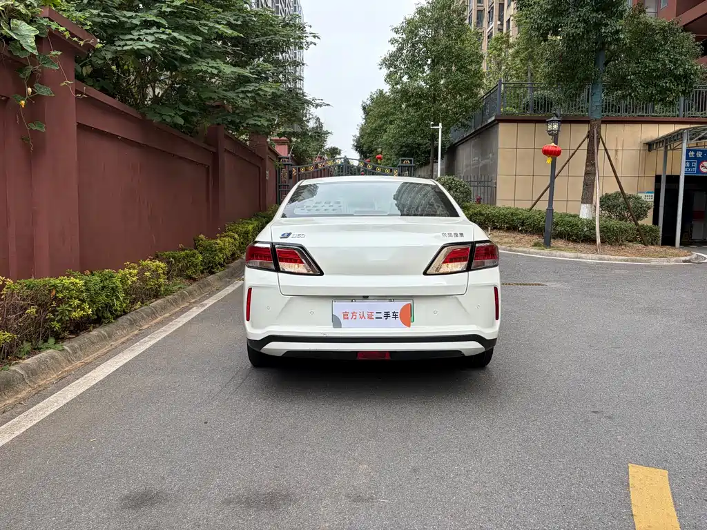 Venucia D60 EV — миниатюра 8