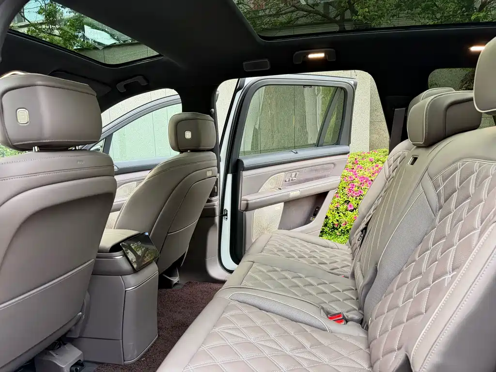 NIO ES8 2026 мест Executive Luxury
