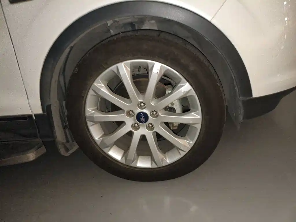 Ford Kuga — миниатюра 8