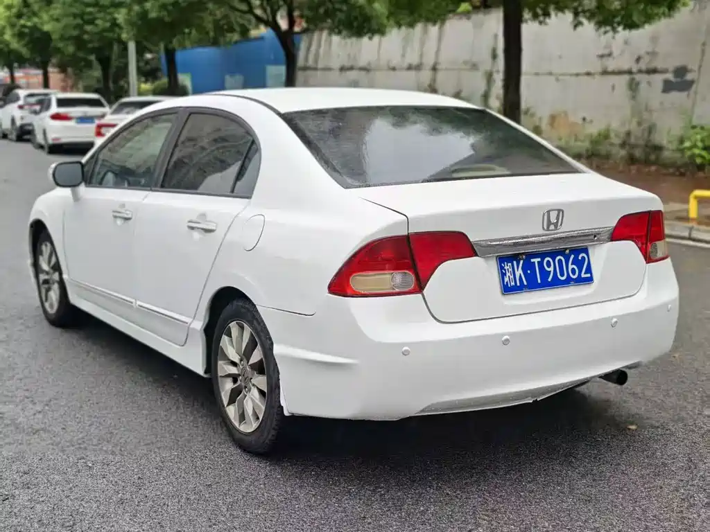 Honda Civic — миниатюра 7