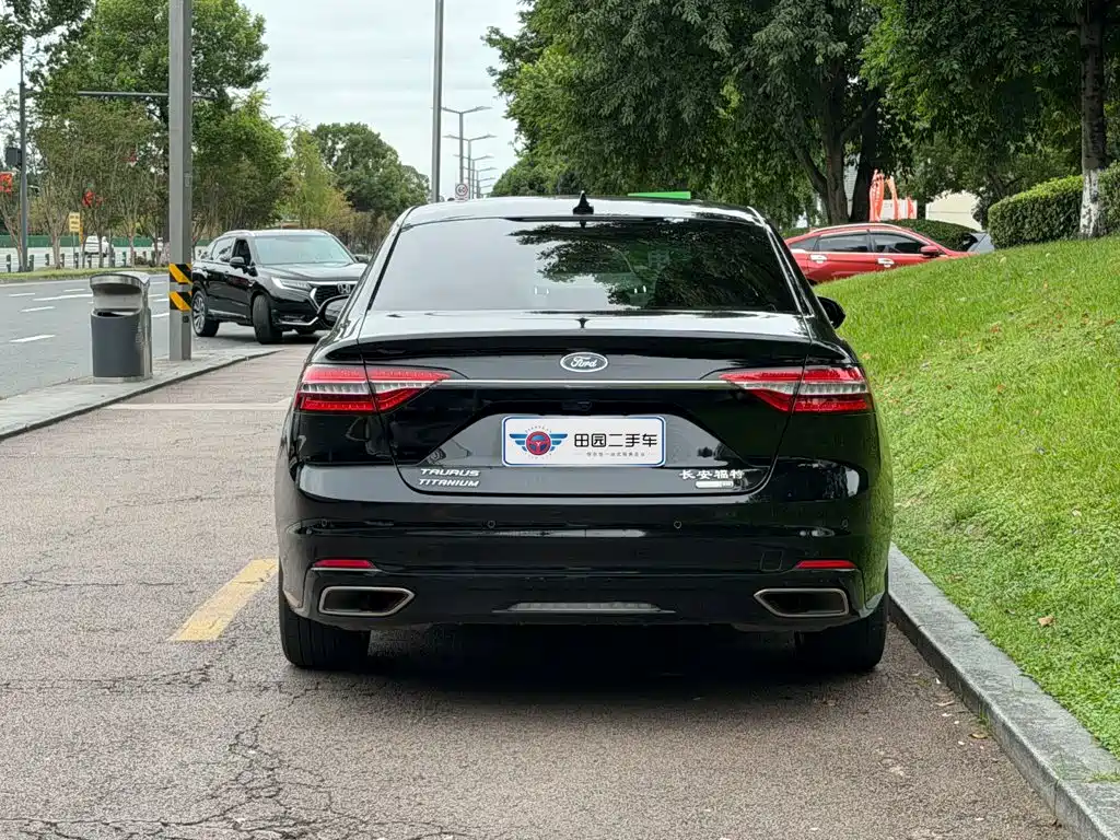 Ford Taurus — миниатюра 5