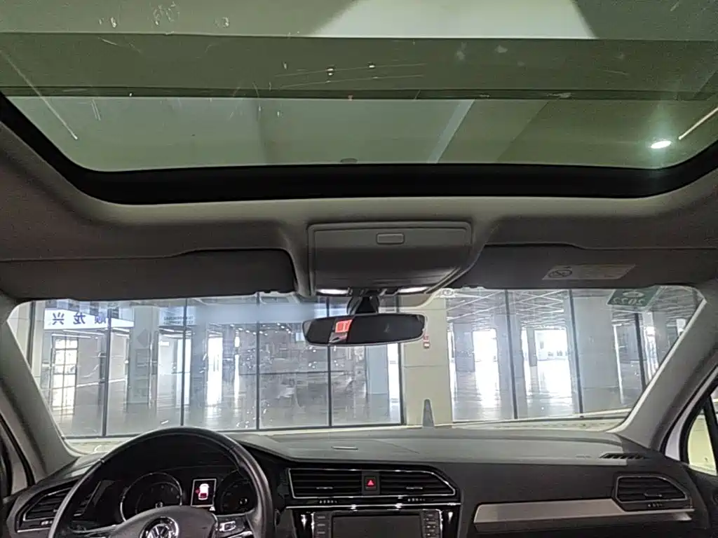 Volkswagen Tiguan L — миниатюра 18