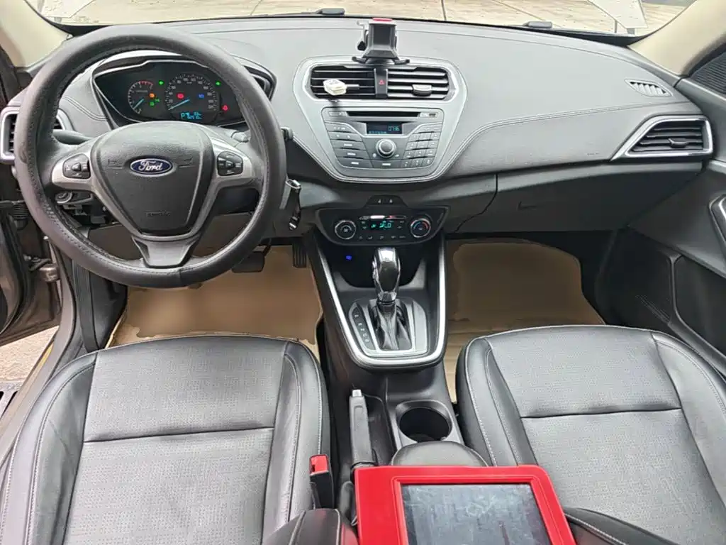 Ford Escort — миниатюра 10