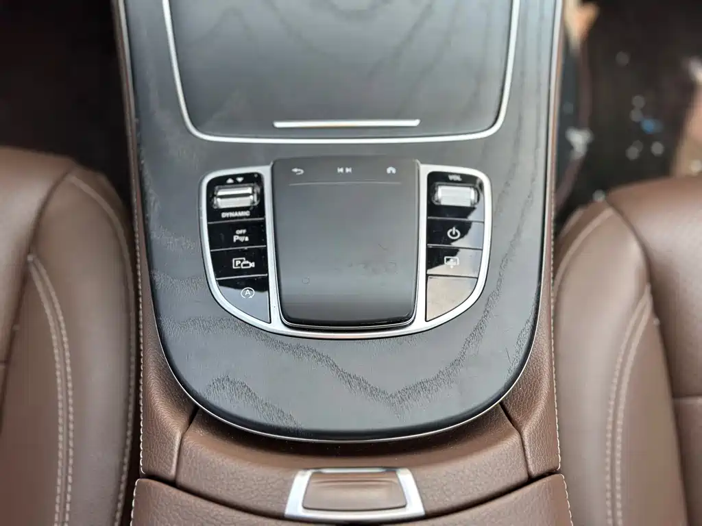 Mercedes-Benz E-Class — миниатюра 14