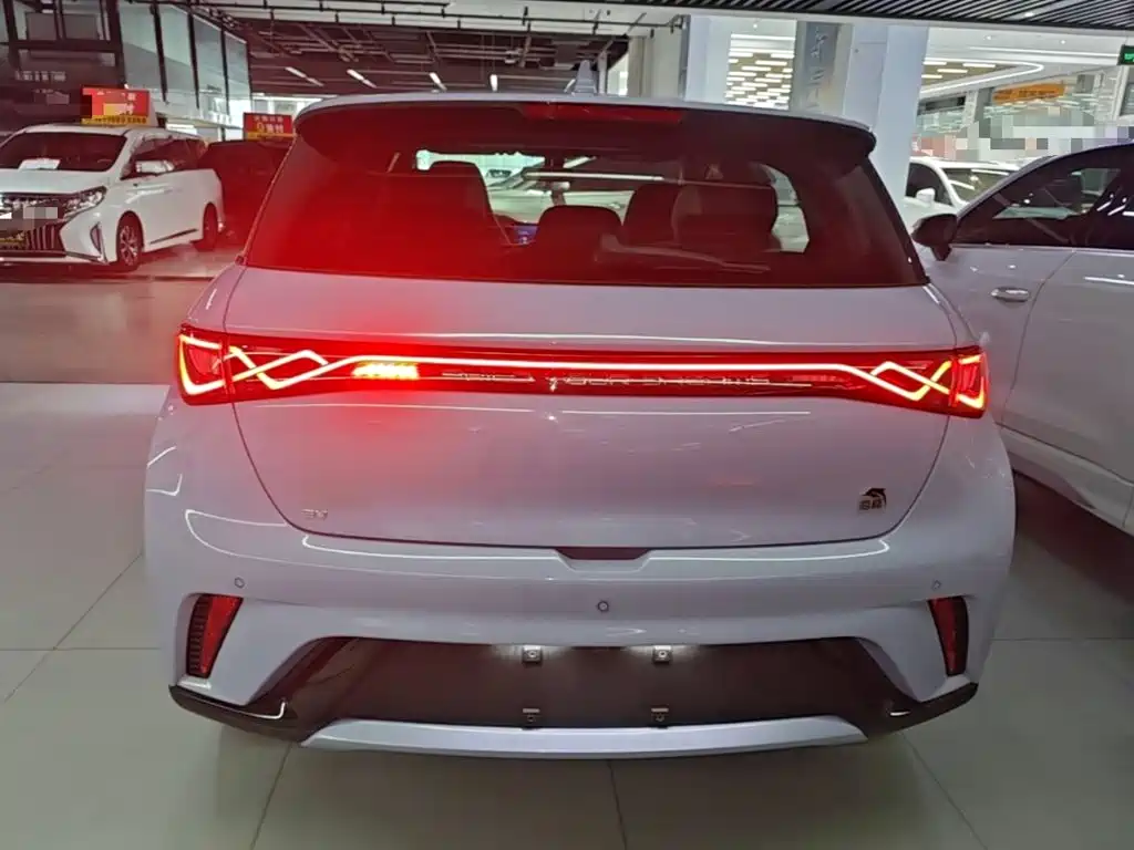 BYD Dolphin — миниатюра 6