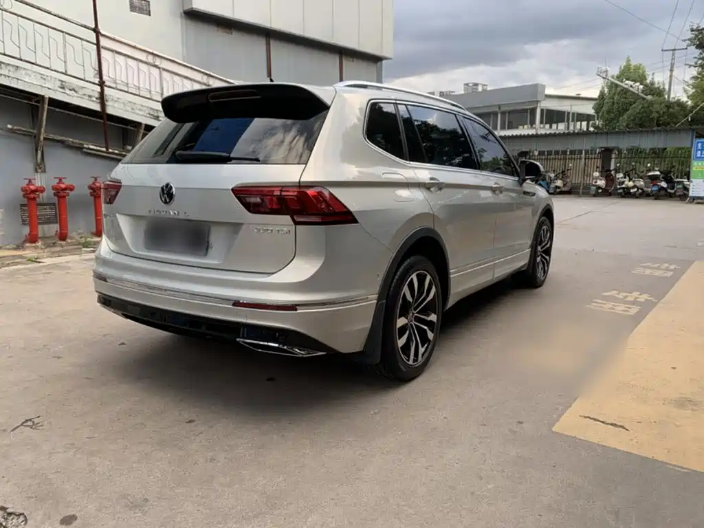 Volkswagen Tiguan L — миниатюра 16