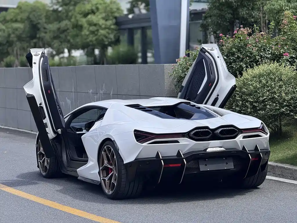 Lamborghini Revuelto 2023 6.5L PHEV Standard