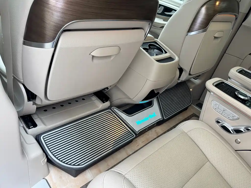 Mercedes-Benz V-Class — миниатюра 11