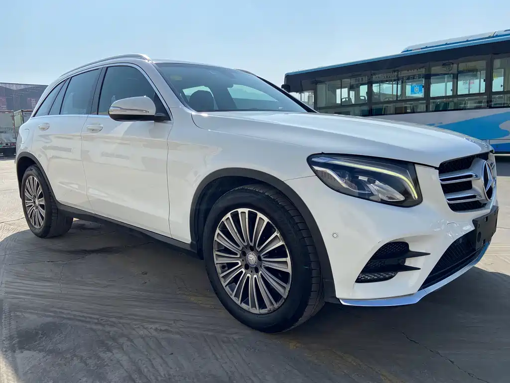 MERCEDES-BENZ GLC