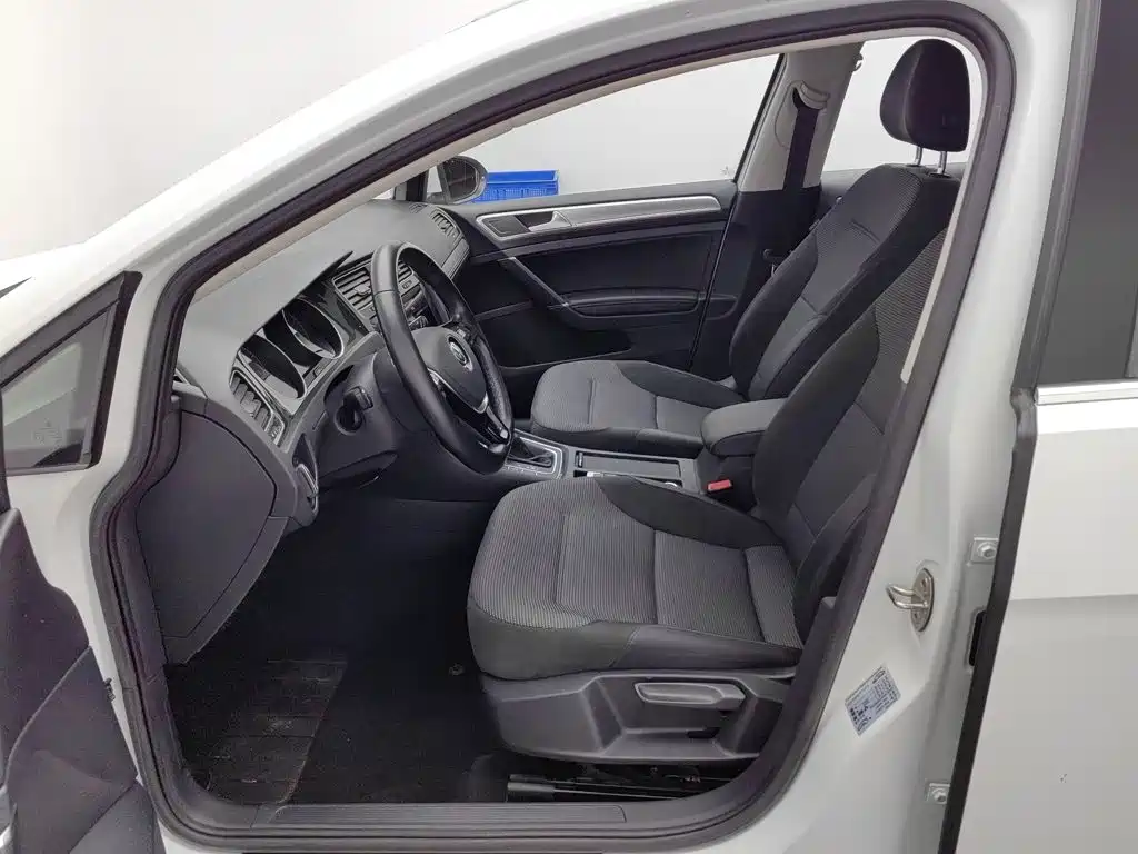 Volkswagen Golf — миниатюра 10