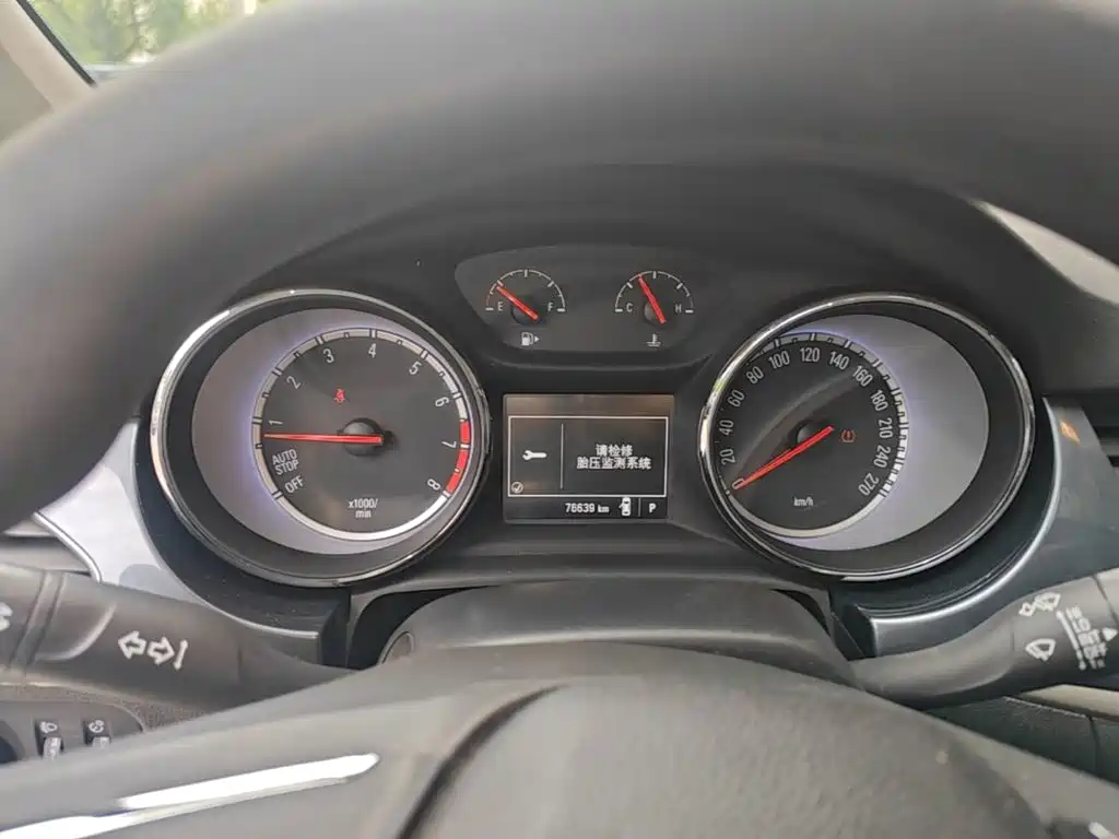 Buick Verano — миниатюра 12