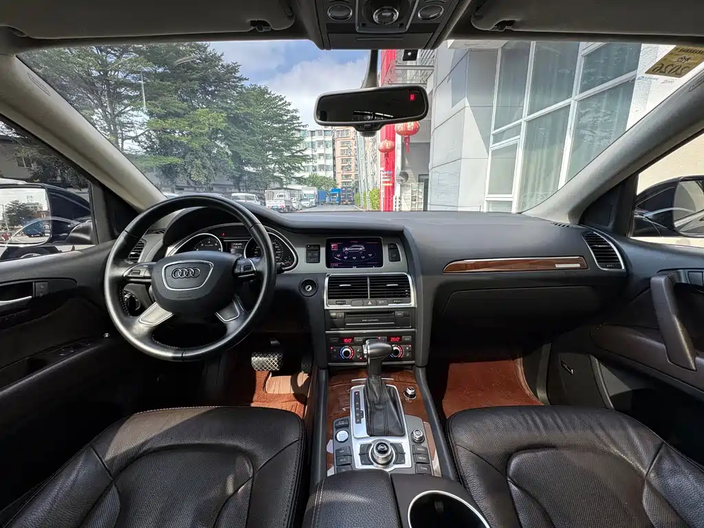 Audi Q7 — миниатюра 10