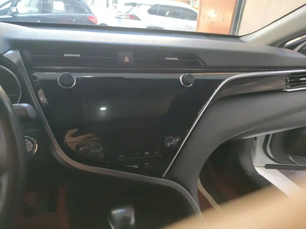 Toyota Camry — миниатюра 6