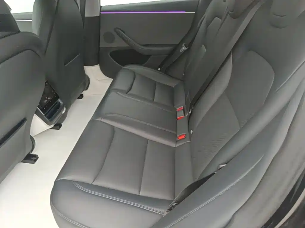 Tesla Model 3 — миниатюра 17