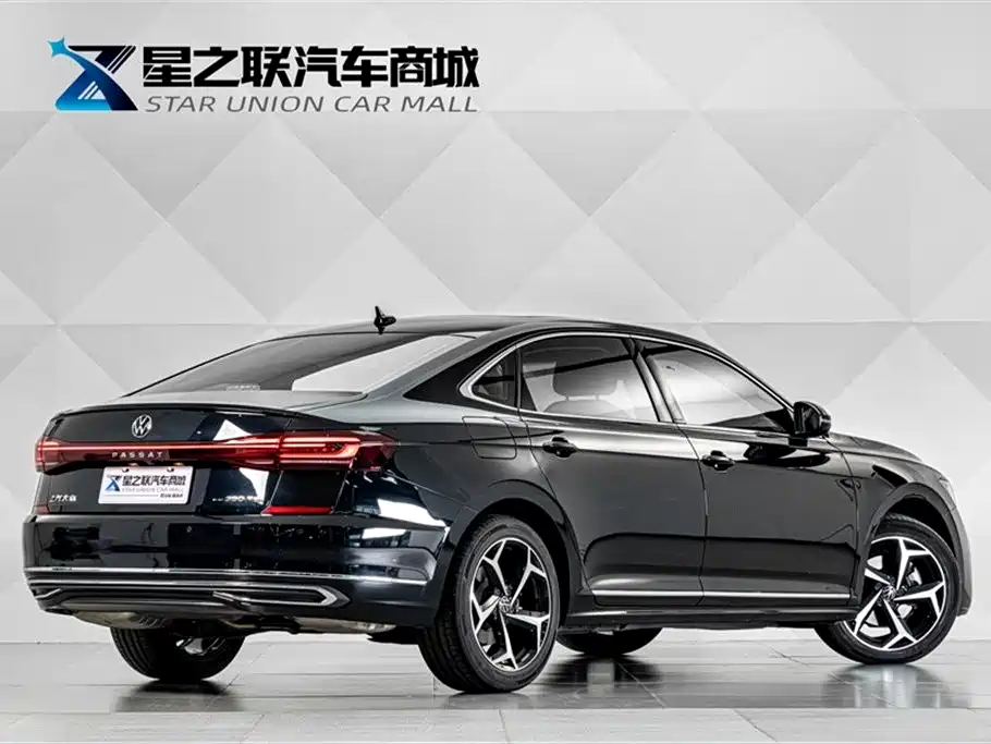 Volkswagen Passat 2024 380TSI