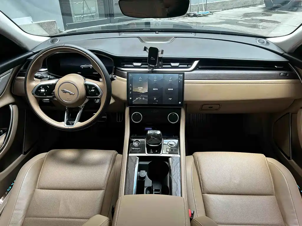 Jaguar XFL — миниатюра 13