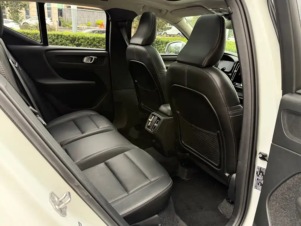Volvo XC40 — миниатюра 16