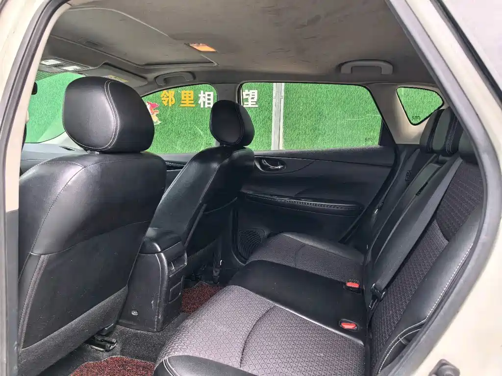 Nissan Tiida — миниатюра 9