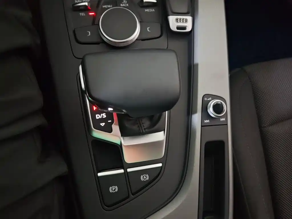 Audi A4L — миниатюра 14