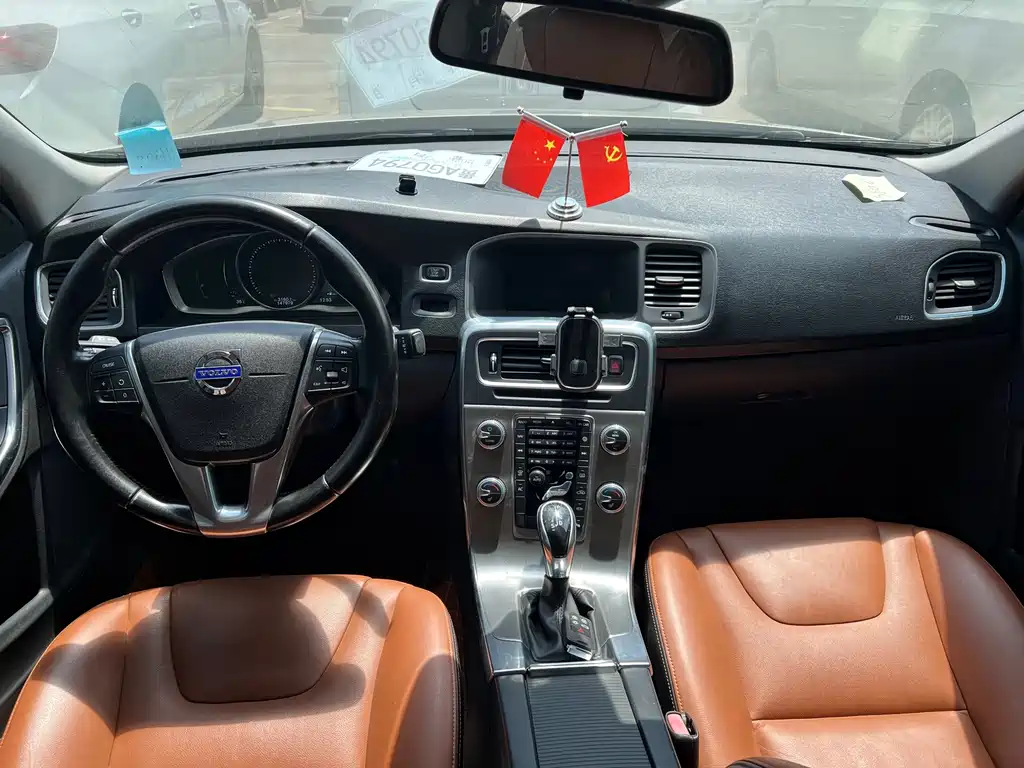 Volvo S60 — миниатюра 5