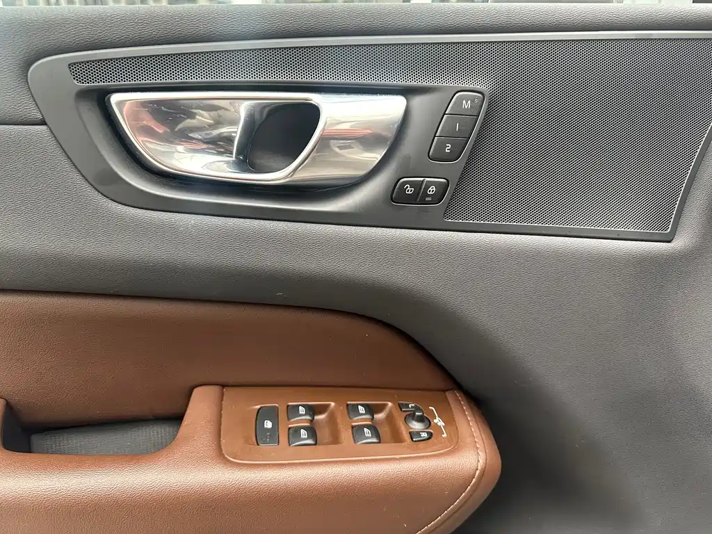 Volvo XC60 — миниатюра 17
